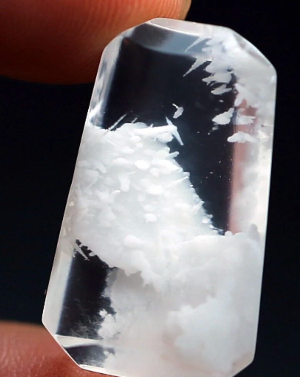 Rare WHITE Calcite or possibly Salt included Quartz Crystal - 16.6 CT - 1 Piece Quartz Specimen. 3852