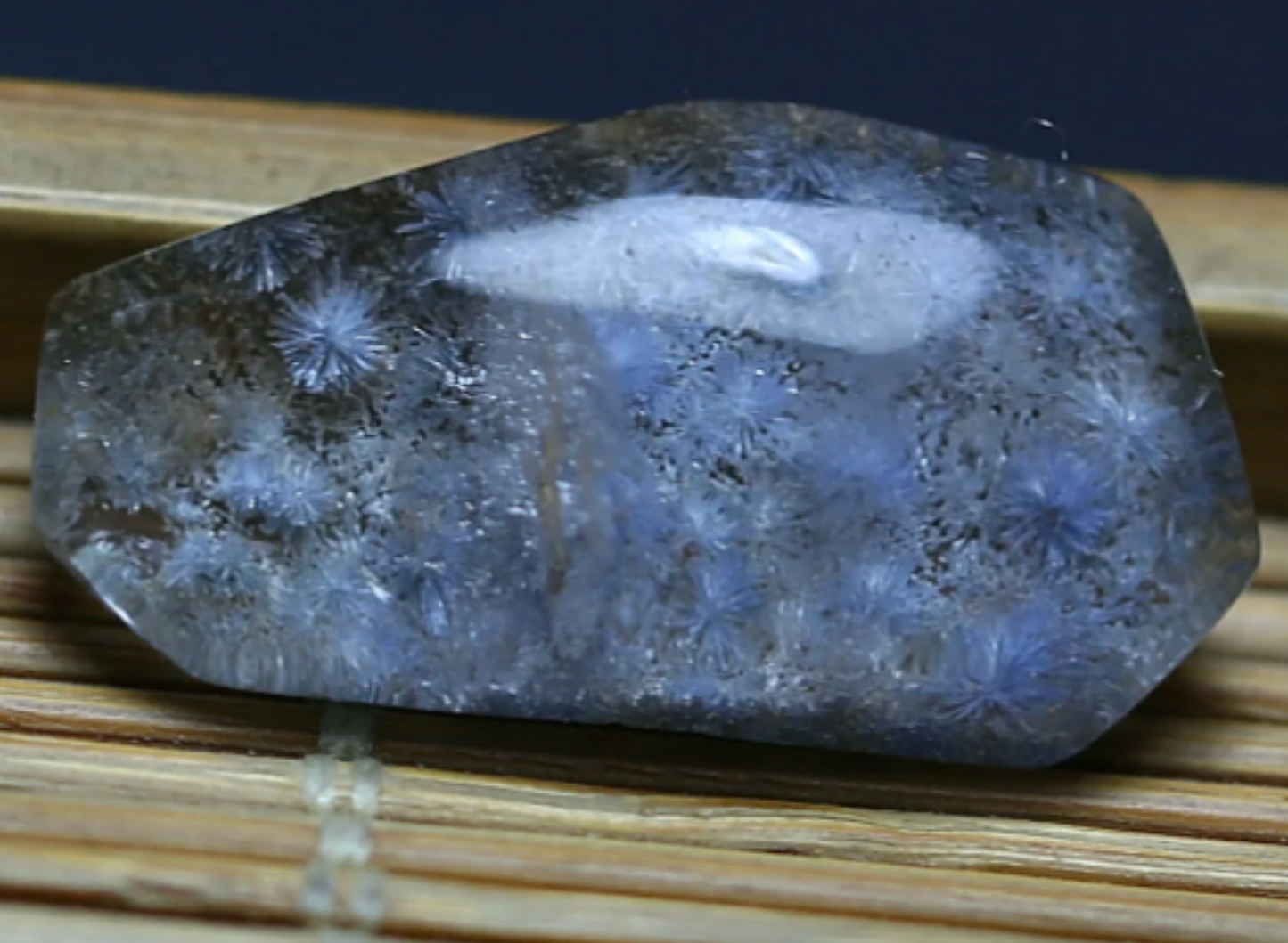 Hyper Rare. Dumortierite Quartz Crystal -  11.2 CT - 1 Piece Quartz Specimen. Flat back. 6268