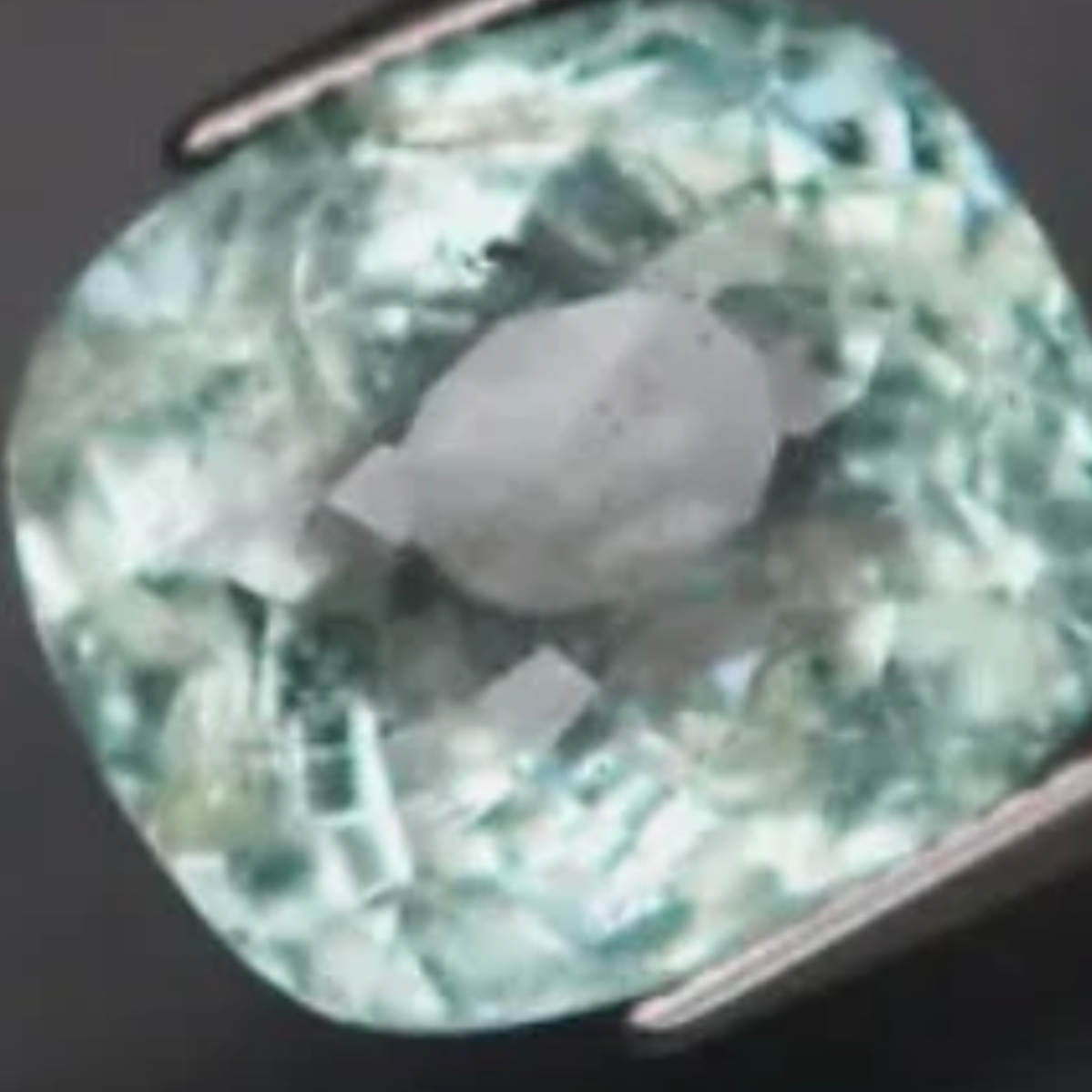 11.56 cts pc AQUAMARINE - From Brazil. 7112