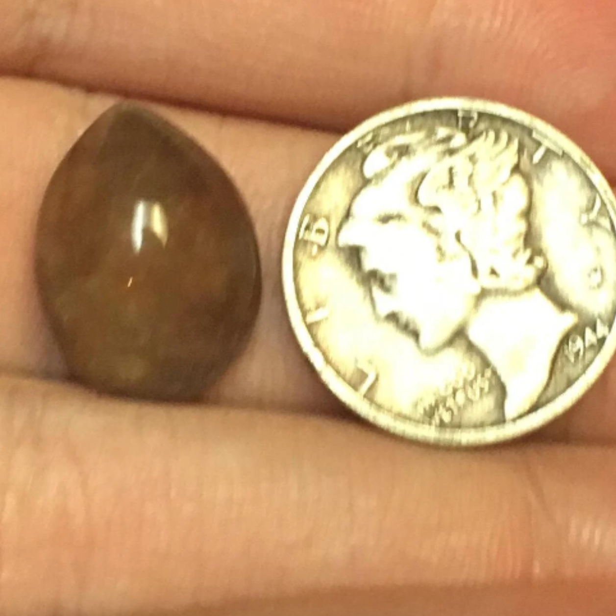 Nice, flat Backed Cab. 8.5 cts - Hyper Rare. Red & Beige Dumortierite Quartz Crystal - 1 Piece Quartz Specimen.