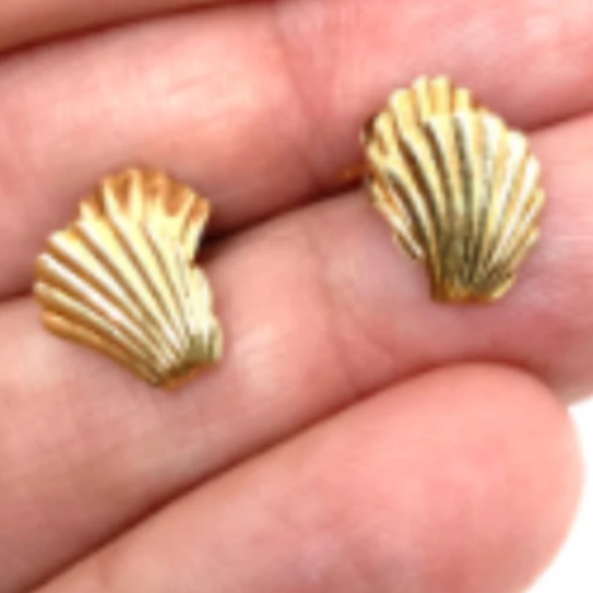 Solid 14 kt gold Tiny, 3D Stud Shell Earrings. Vintage 1980’s. Genuine. 14 Kt Gold.