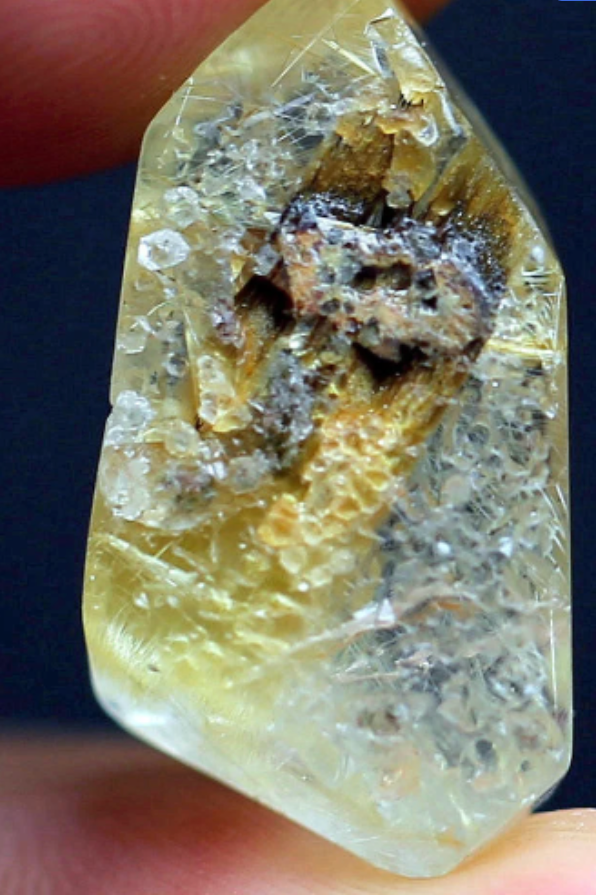 9.8 cts Clear Golden Rutilated Quartz - Gold Rutile Polished Crystal. 7198