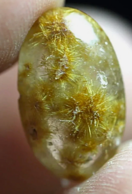 4.9 cts Glittering Golden Rutilated GOETHITE Burrs in Crystal Clear Quartz. Flat Backed Cab.